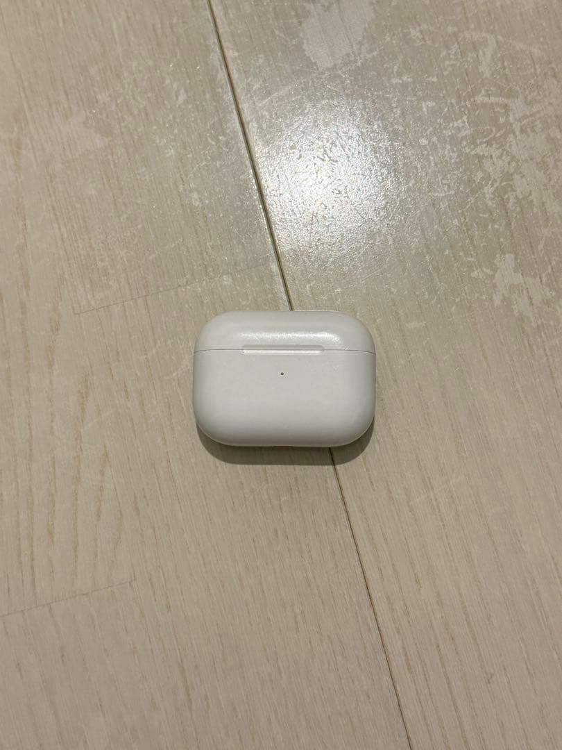 【純正】AirPods Pro（第2世代）Lightning充電ケース付