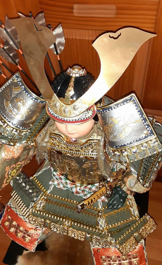 紫峰作 鎧着武者人形 子供大将飾 五月人形 12号 彫金仕上　箱付