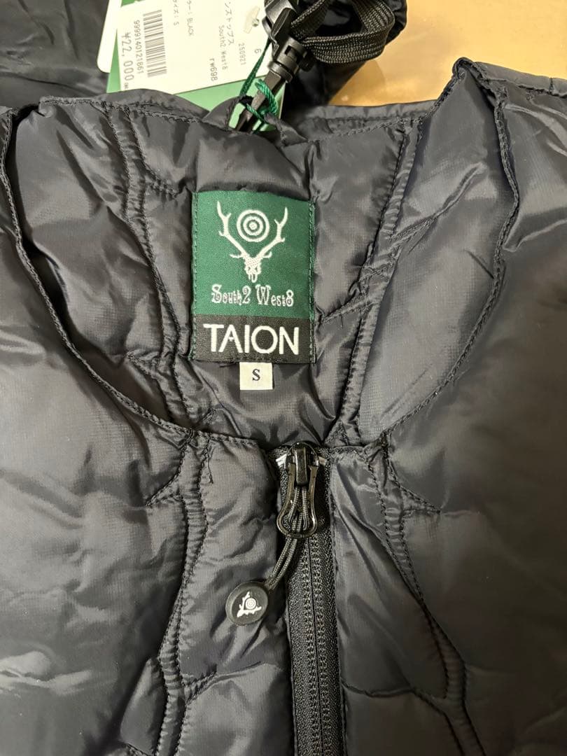 8*3様 【新品】Taion x South2 West8 ジップダウンジャケッ
