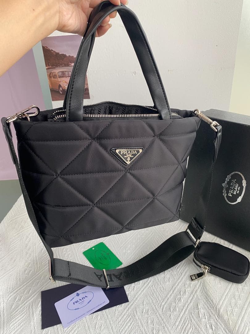 早い者勝ち！ ブラック ナイロン ショルダーバッグ