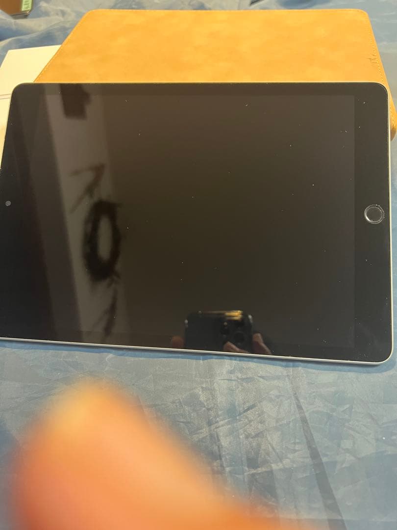 Apple iPad 第９世代　シルバー 本体 箱、充電アダプター付き