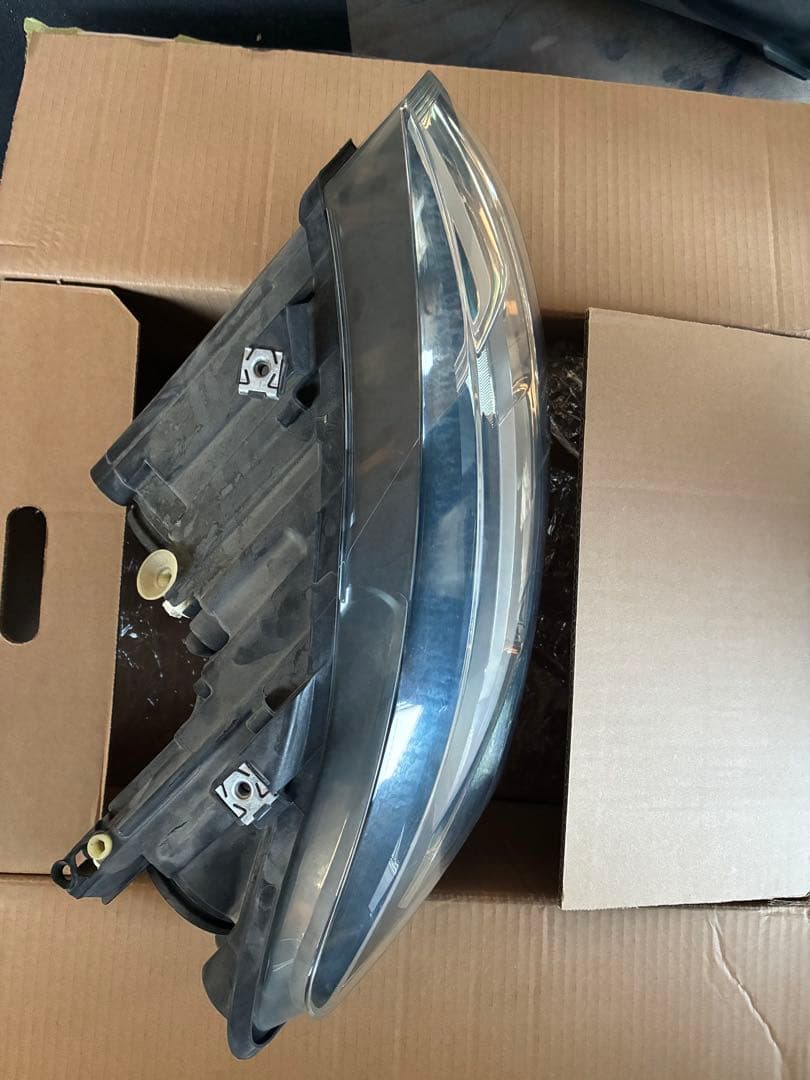 ポロ　6R 後期　純正　右　ヘッドライトライト　フォルクスワーゲン