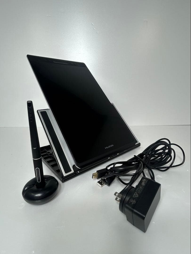 ★美品★Huion GT133 液晶ペンタブレット本体 スタンド付き