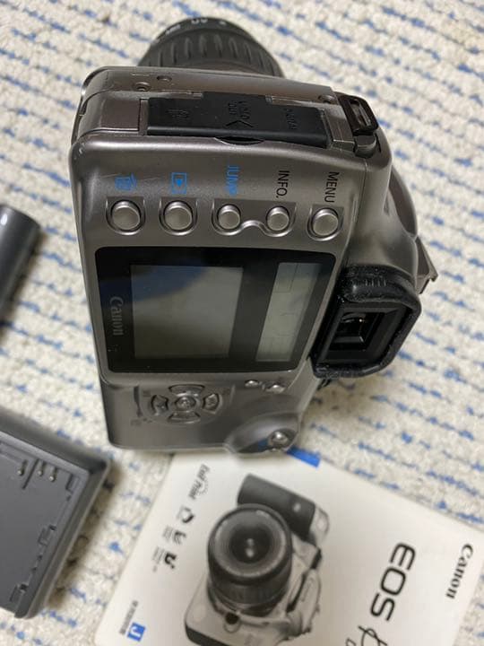 EOS kiss カメラ 一眼 本格 初心者向け