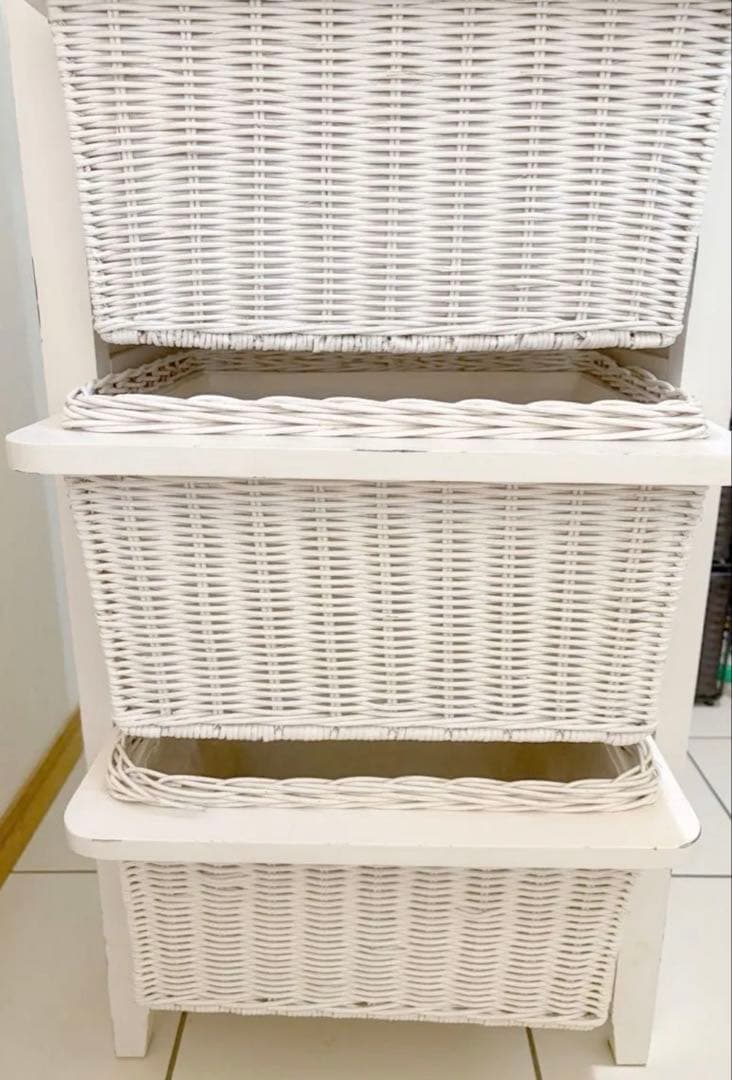 藤　ホワイトチェスト　タンス　5段引き出し　収納　ラタン　フレンチカントリー
