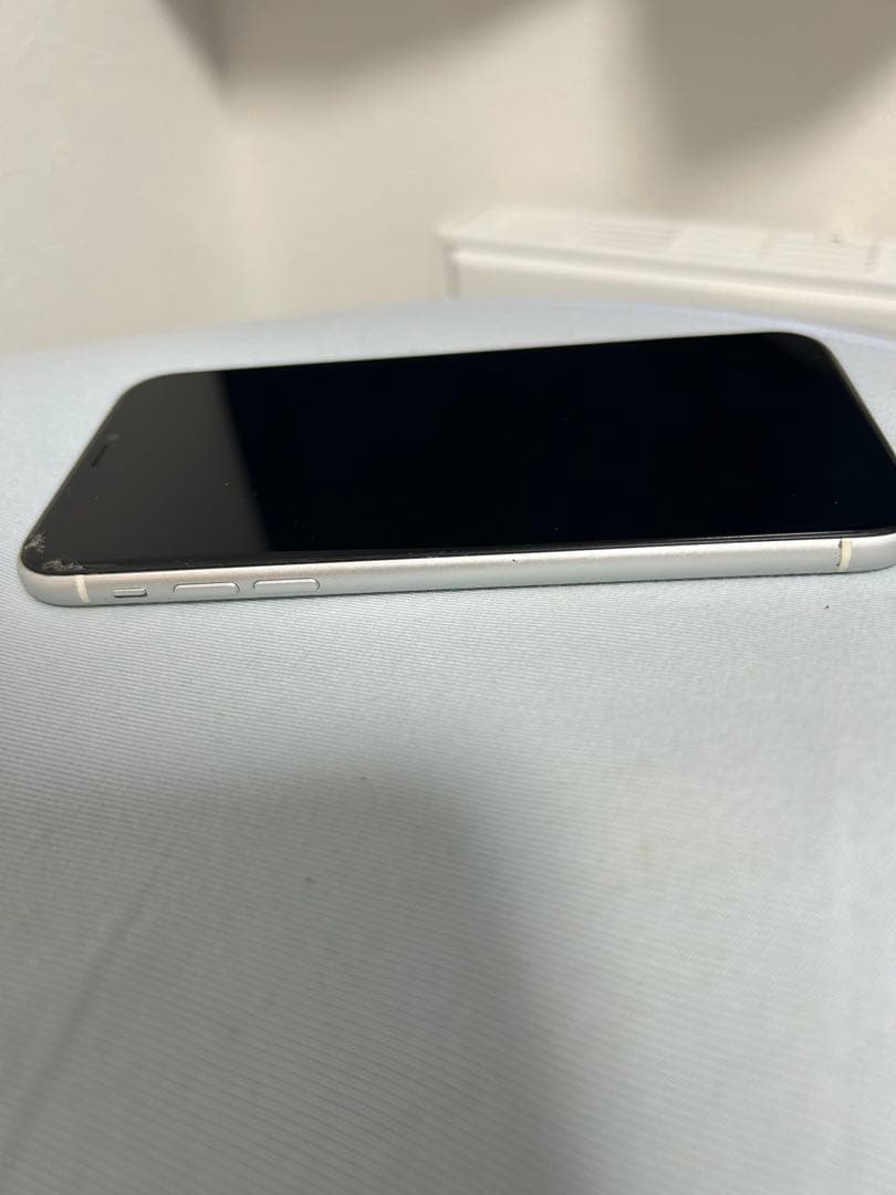 Apple iPhone XRホワイト　本体　64GB