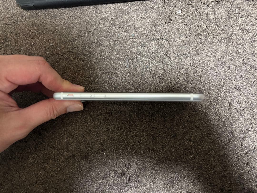 美品 iPhoneSE 第2世代 ホワイト 64GB SIMフリー