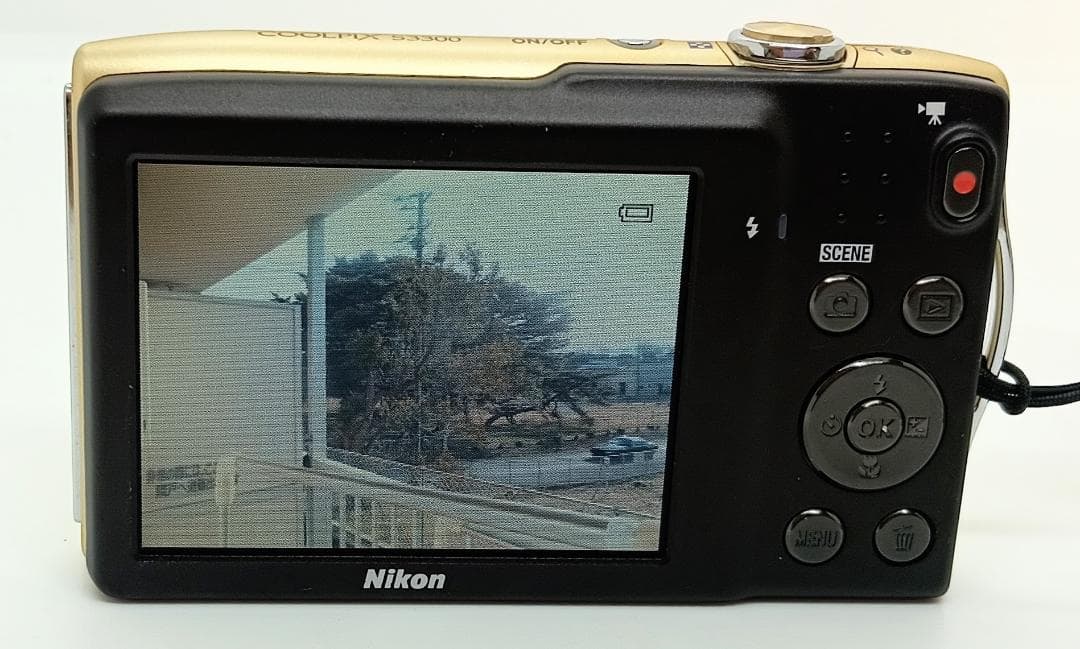 デジタルカメラ Nikon COOLPIX S3300 6X Zoom 16.0 Mp Gold