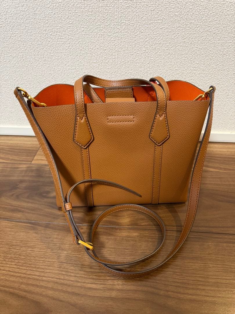 トリーバーチ　トリーバーチ ペリー 2way ショルダーバッグ コンパートメント