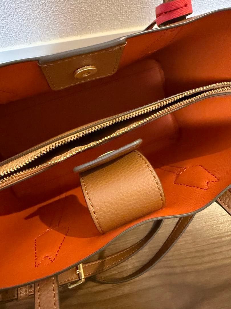 トリーバーチ　トリーバーチ ペリー 2way ショルダーバッグ コンパートメント