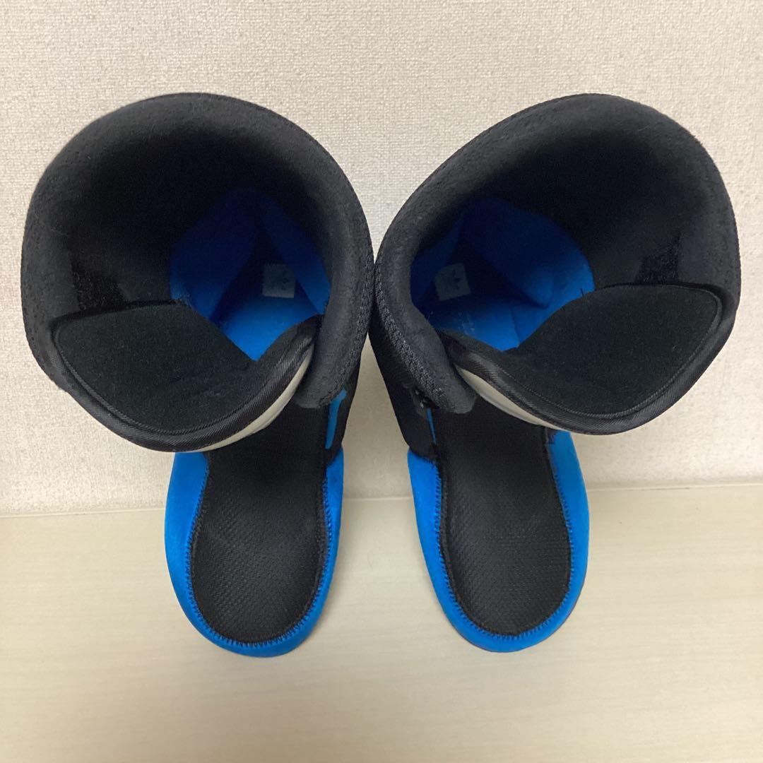 アディダス　スノーブーツ