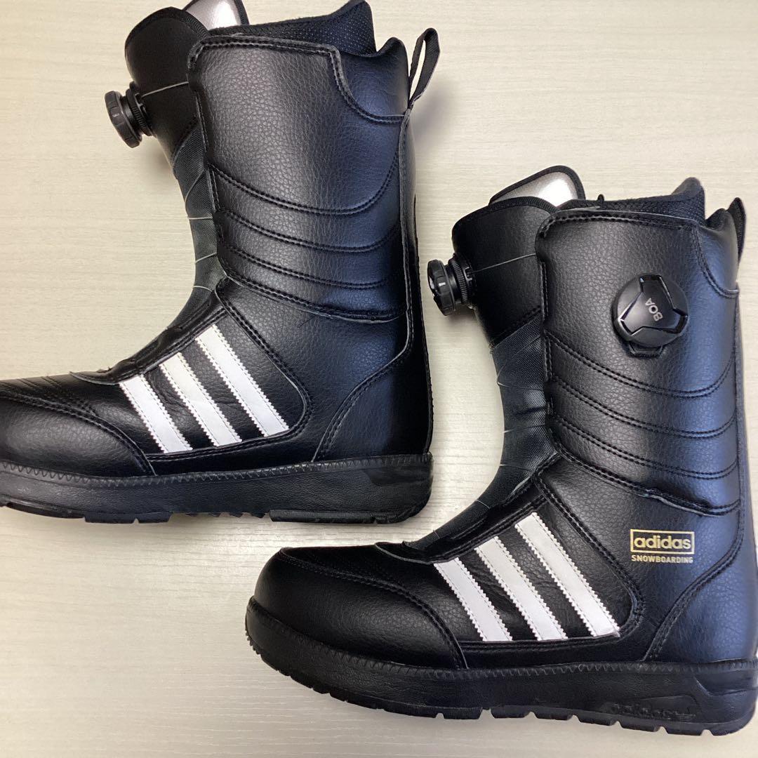 アディダス　スノーブーツ