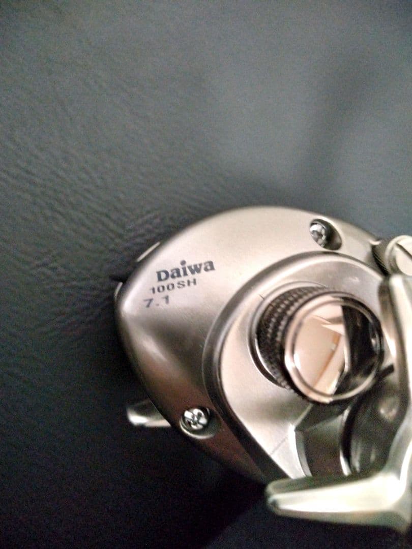 【美品特価】ダイワAGGREST 100SH右巻き ベイトリール鯛ラバラバージグ