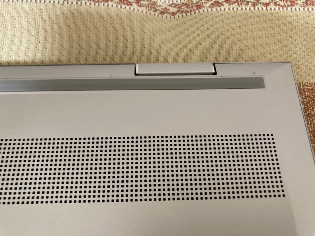 HP ENVYx360 15.6インチ i15-8265uCPU 　8GB