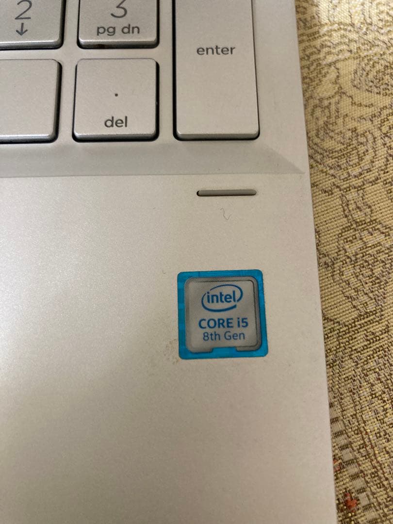 HP ENVYx360 15.6インチ i15-8265uCPU 　8GB