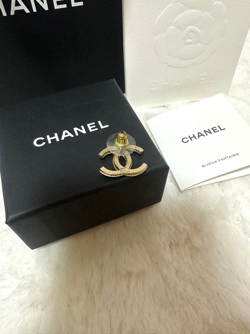 シャネル　ピアス(片耳用)