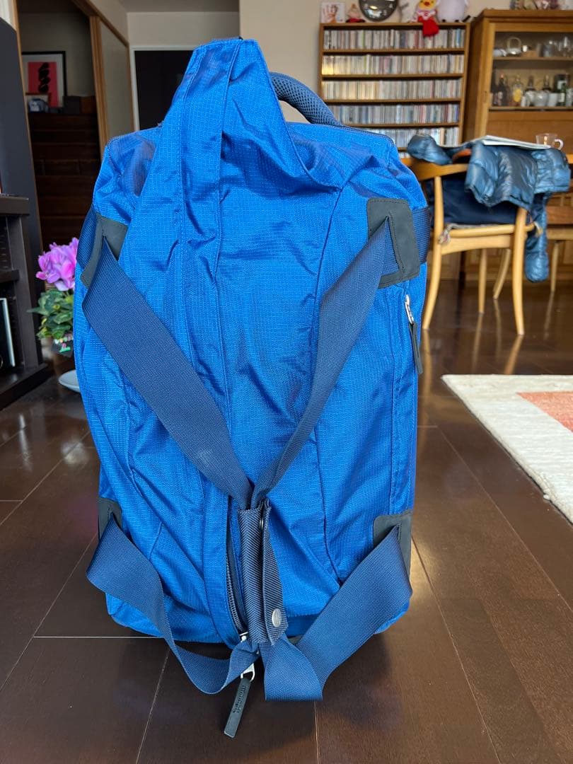ノースフェイス　 キャリーケース　ブルーカラー