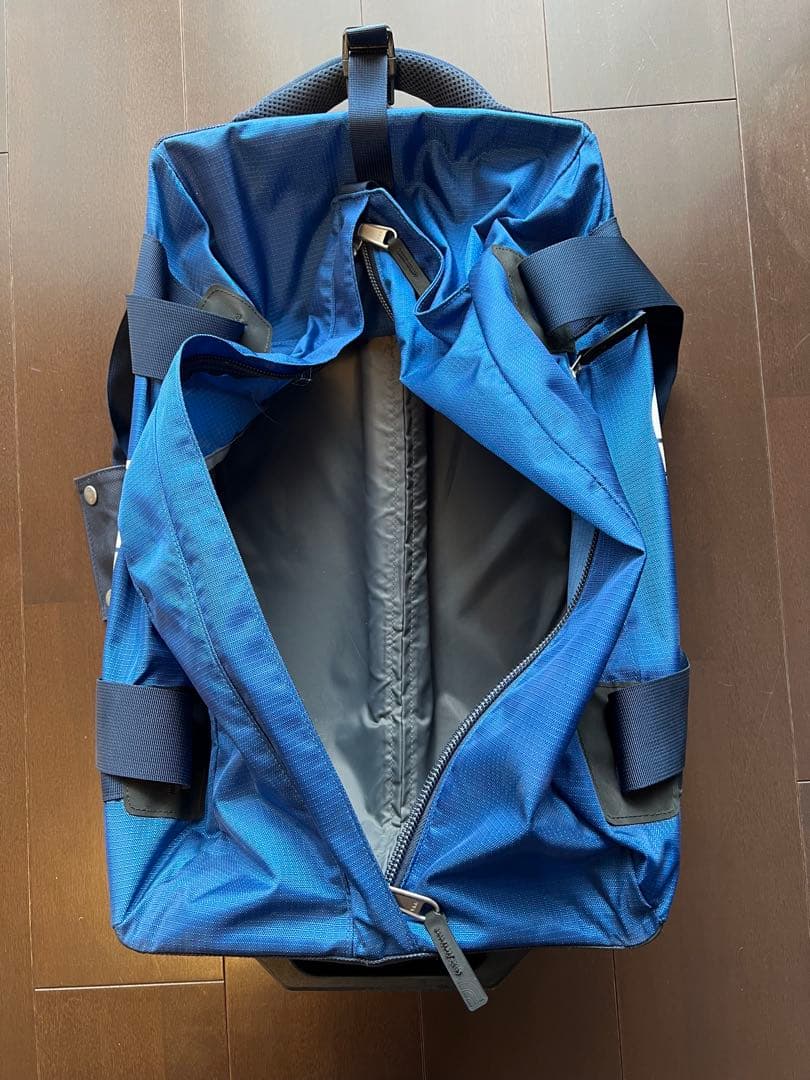 ノースフェイス　 キャリーケース　ブルーカラー