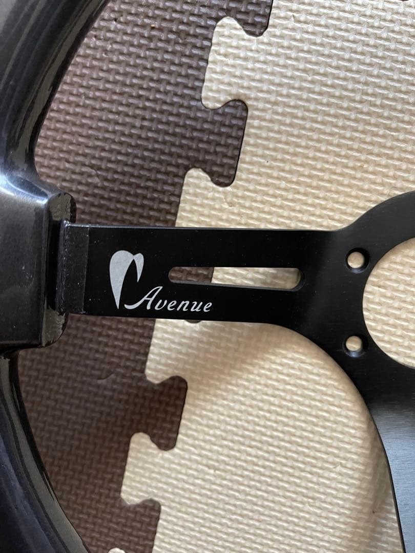 Avenue performanceステアリングホイール