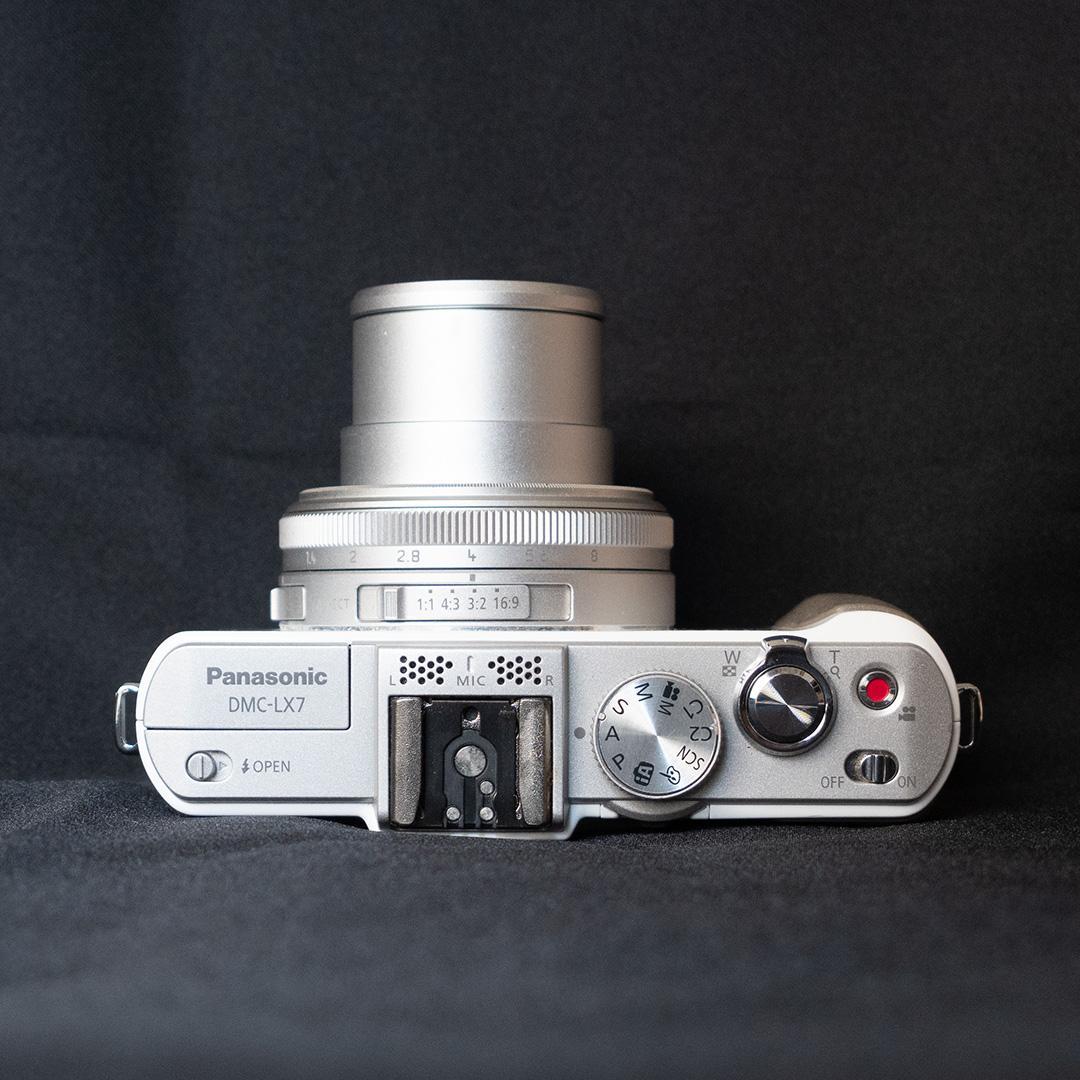 パナソニック デジタルカメラ ルミックス DMC-LX7（ライブビュー付き）