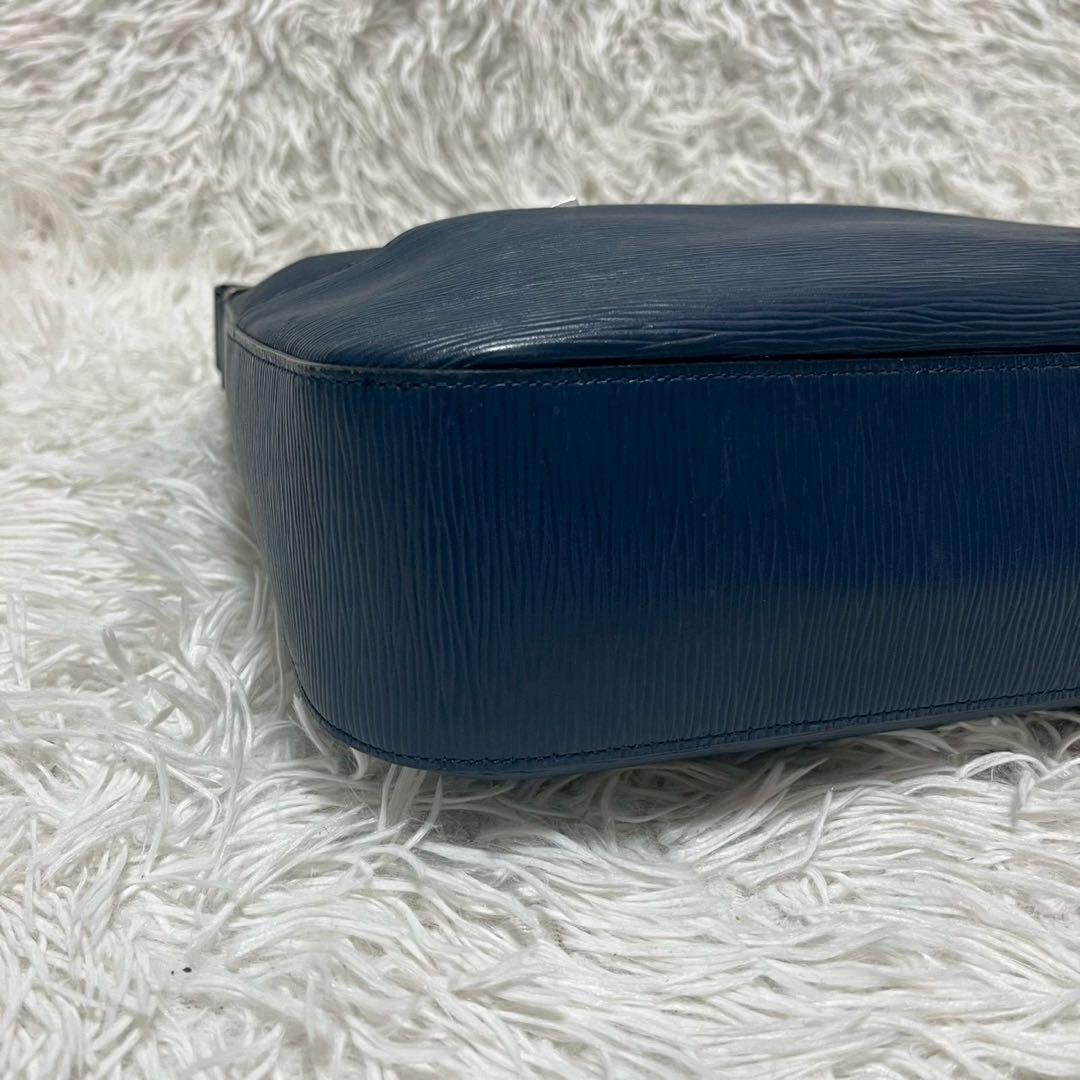 アニアリ ショルダーバッグ クロスボディ ブルー エピレザー 本革 チャーム付き