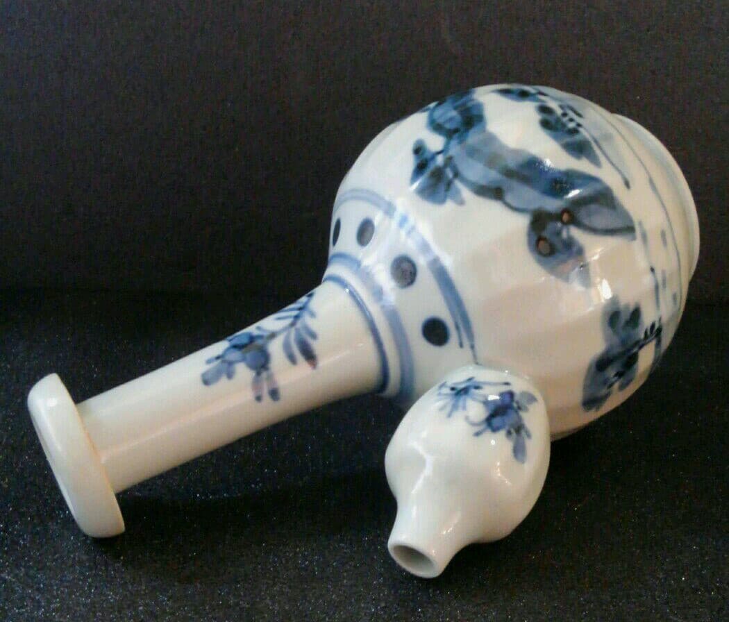 18世紀　オランダ　デルフト　古伊万里写　鎬《しのぎ》手　山水に灯籠図　乳瓶