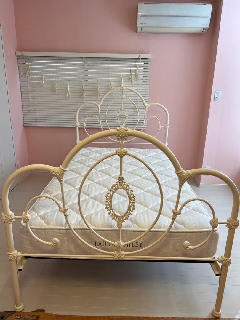 LAURA ASHLEY セミダブルベッドフレーム&マットレスM