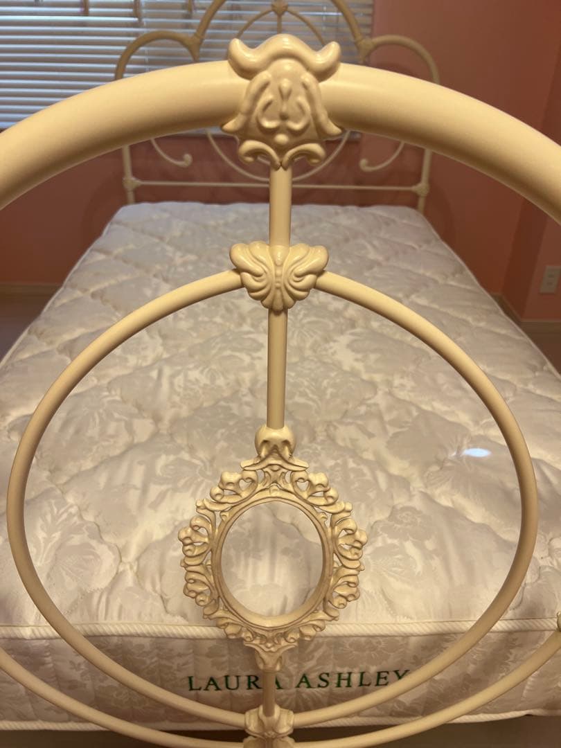 LAURA ASHLEY セミダブルベッドフレーム&マットレスM