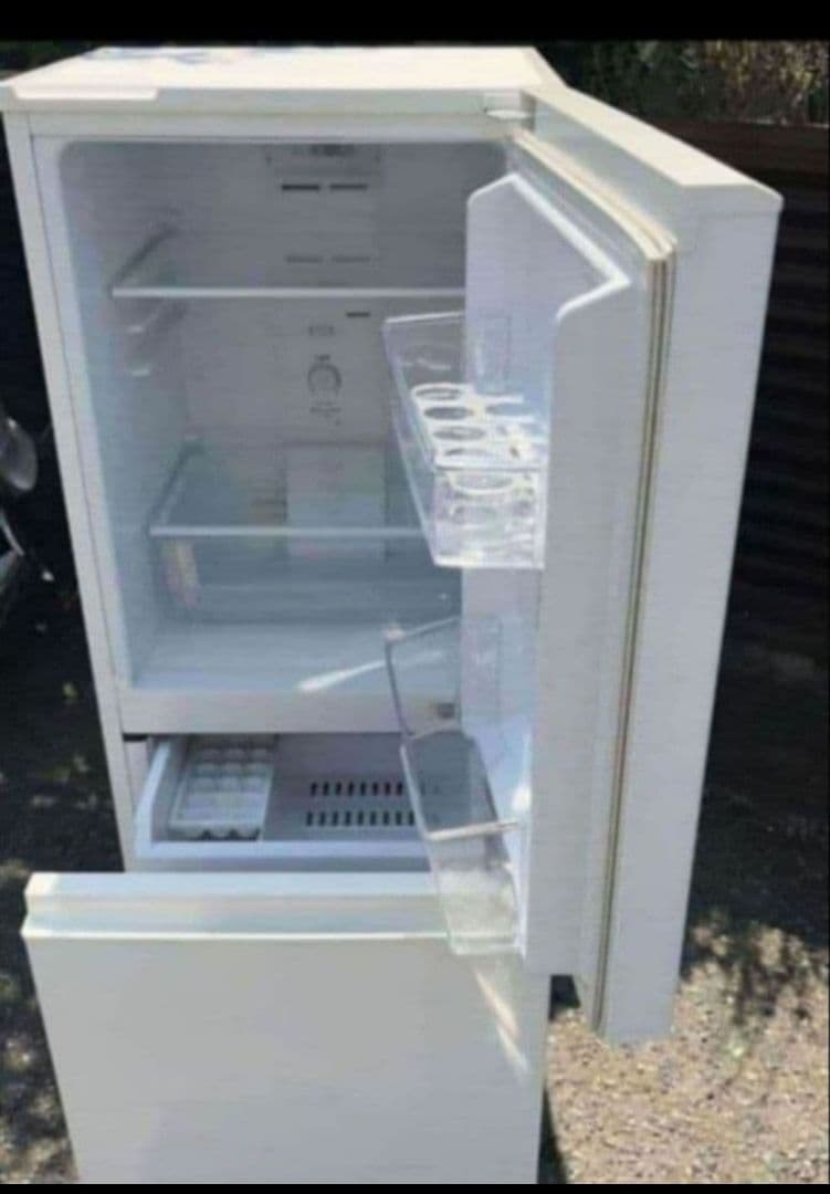 アクア冷凍冷蔵庫　126L 低温フリーケースLED照明　自動霜取り機能付19年製