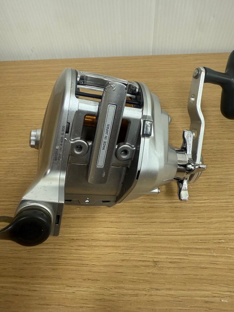 Daiwa SEABORG 400MM 電動リール — 日本製