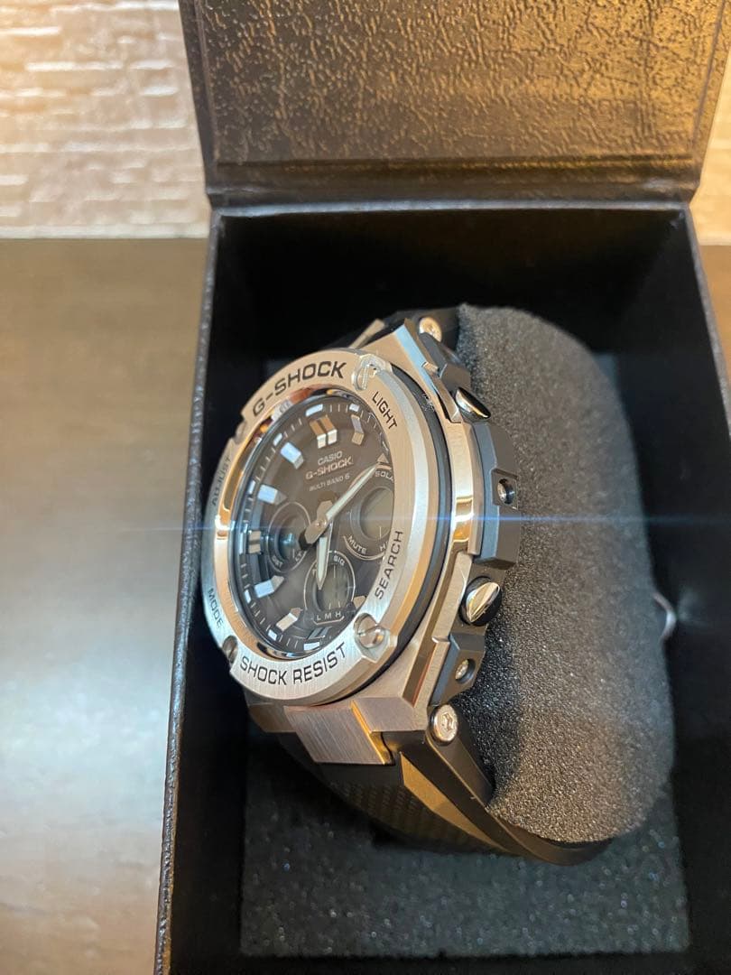 【猫雪です】G-SHOCK GST-W310 電波ソーラータフソーラー