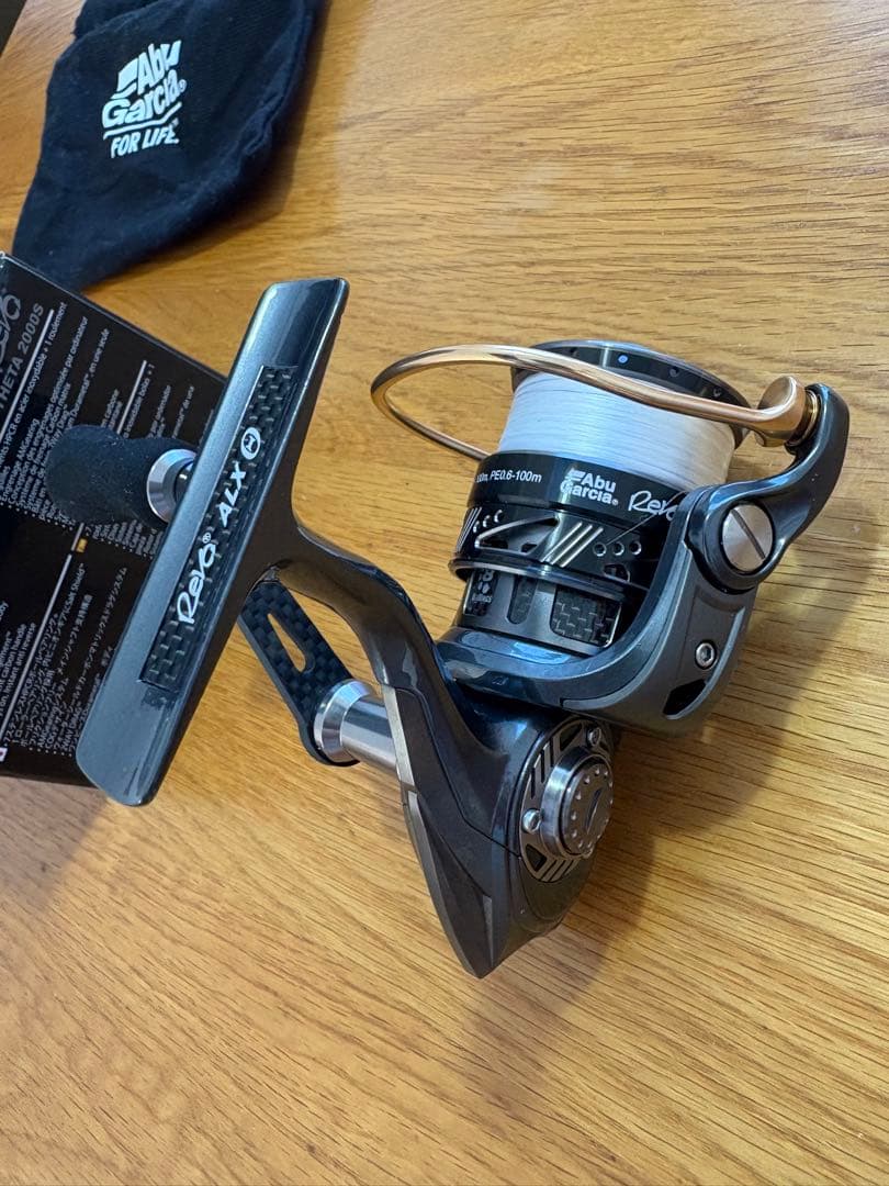 アブガルシア　REVO ALX THETA 2000S