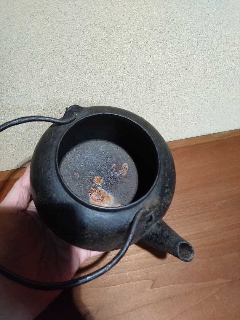 鉄の古民具 古鉄三足付 湯釜 鉄瓶 ヤカン 水注