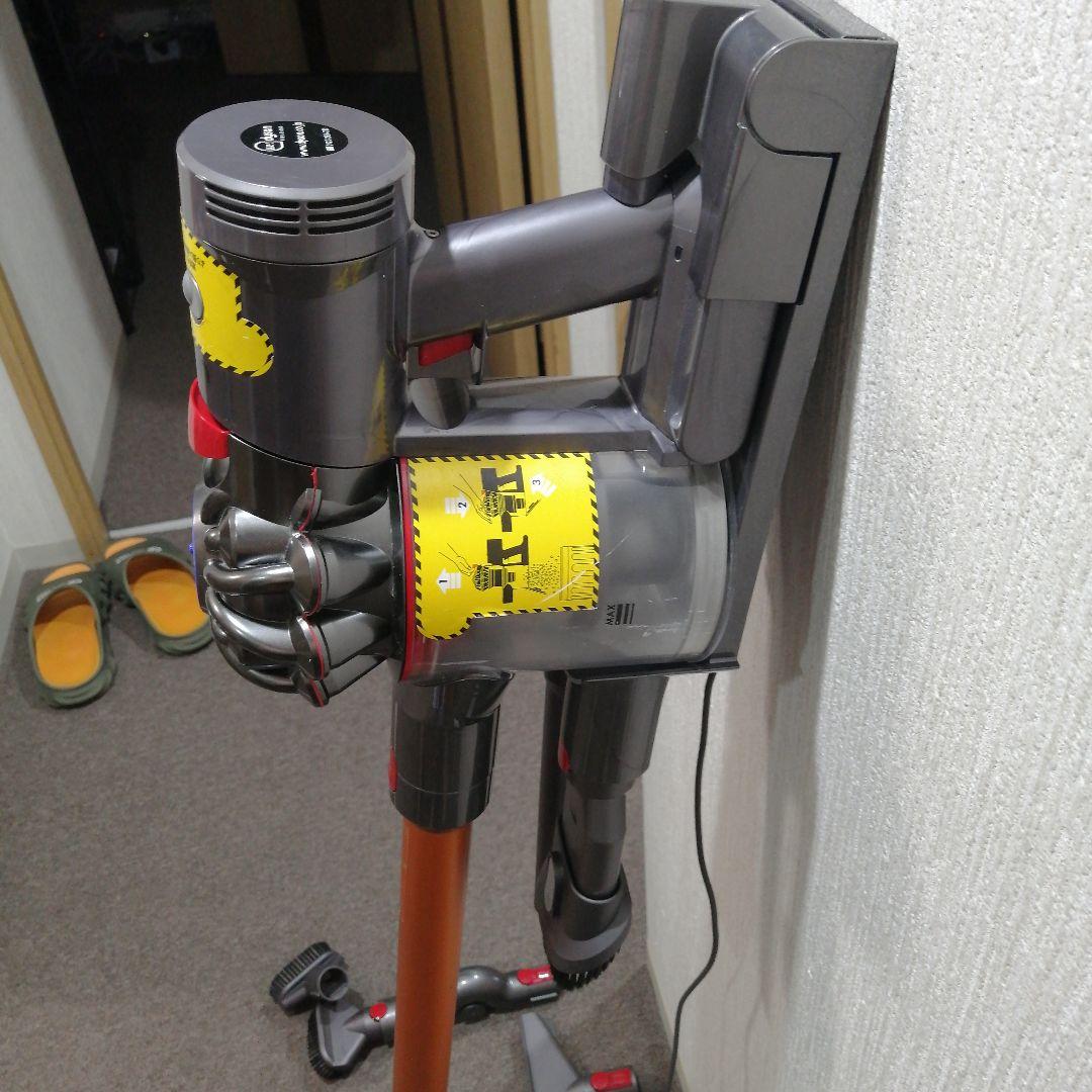 R*u様 Dyson V8 sv11　スティッククリーナー 本体 実動完品❤　送