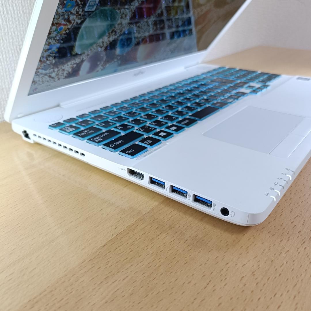 Windows11 i7 ノートPC SSD 1TB メモリ24GB 富士通 白