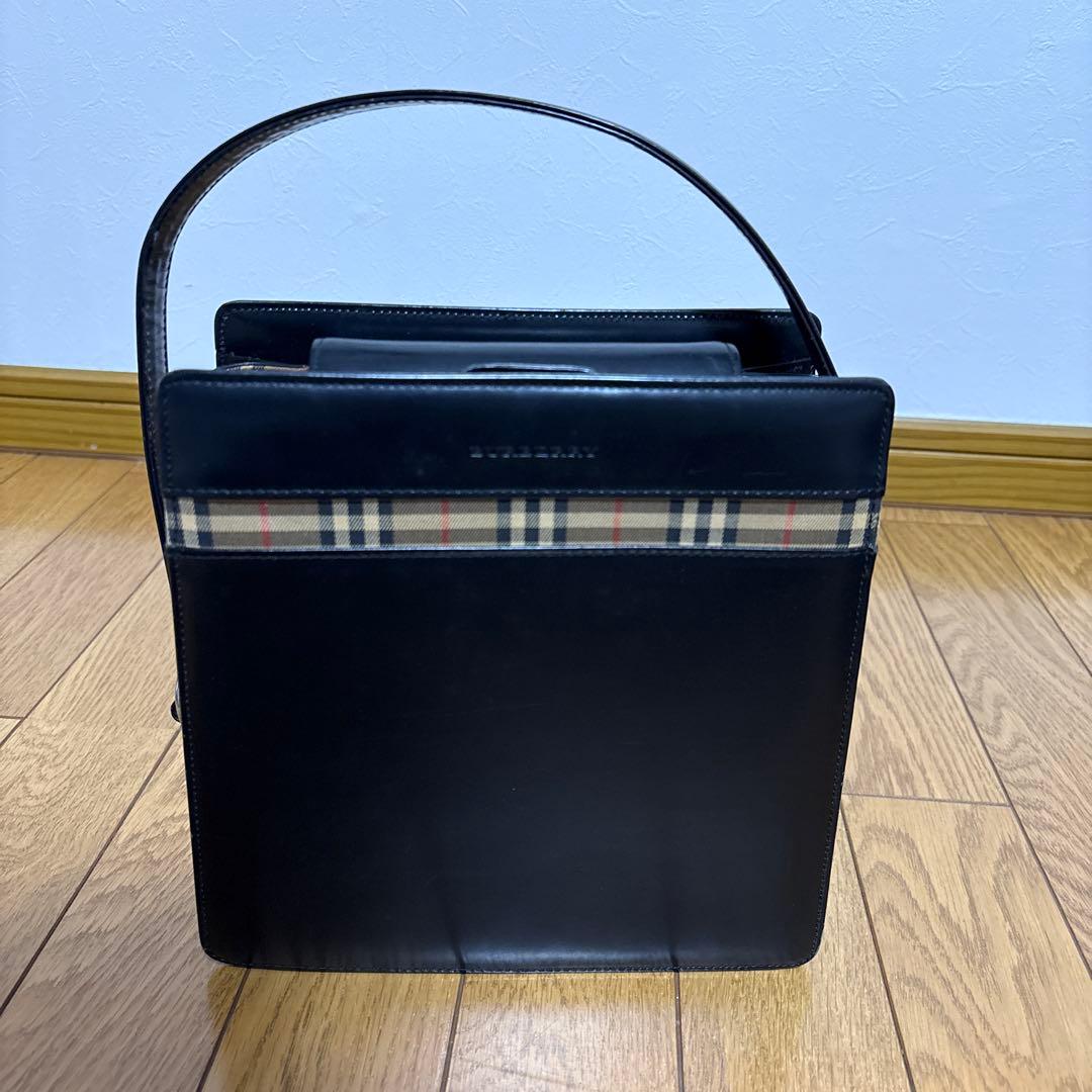 Burberry ブラック　ショルダーバッグ