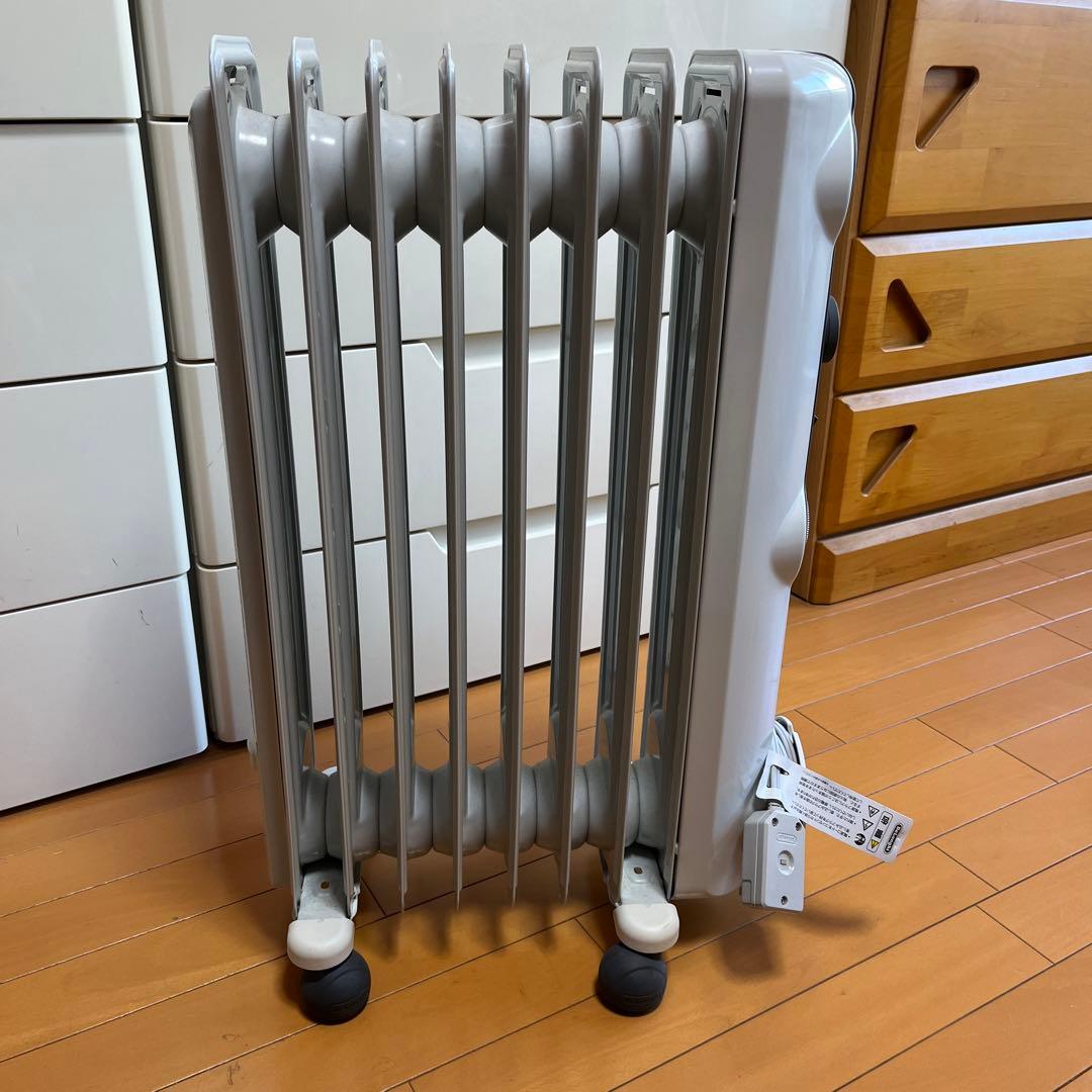 DeLonghi オイルヒーター 温度調整ダイヤル付き　HJ0812