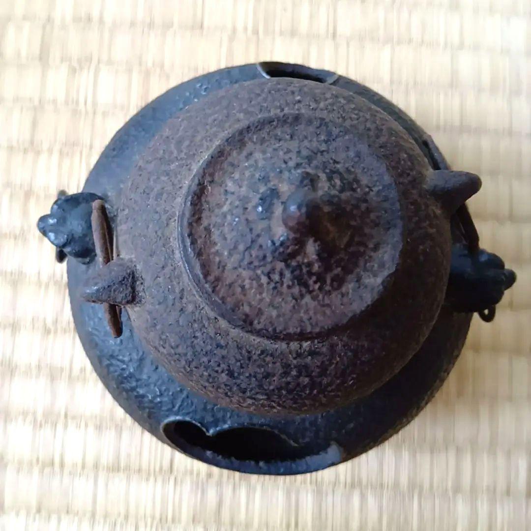 骨董品 茶釜 茶道具 唐獅子 香炉 火鉢 霰文様 置物 レトロ 鉄製 鉄器