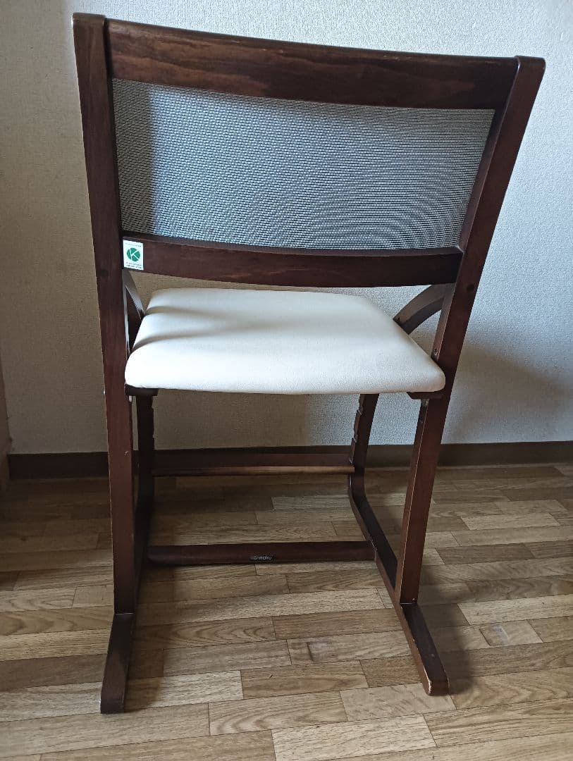 カリモク　クレシェ　学習椅子