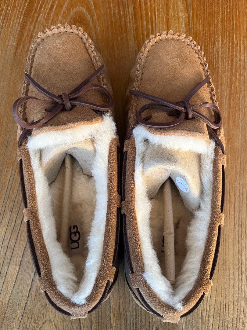 UGG ダコタ　モカシンシューズ
