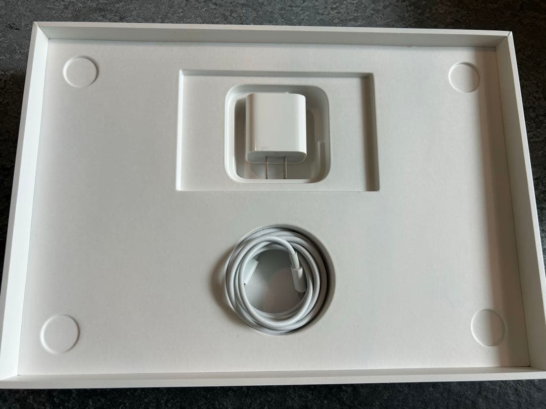 MacBook本体 MacBook Air (M1, 2020) 256GB