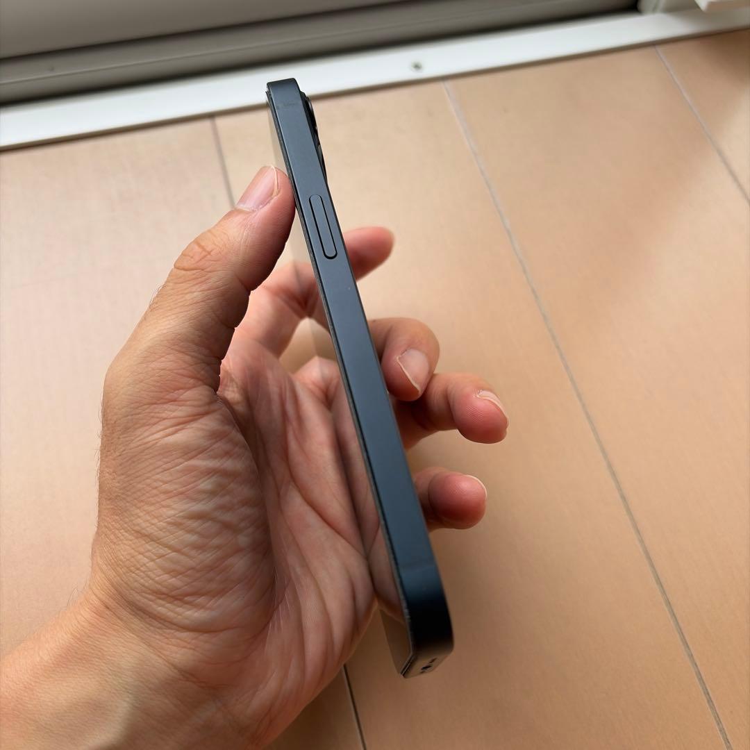 Apple iPhone 13 256GB ブラック 本体