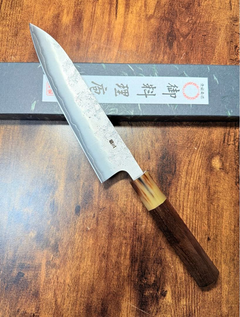 義弘作　牛刀　包丁　銀三鋼　梨地　6寸　山脇刃物製作所　紫檀水牛八角柄