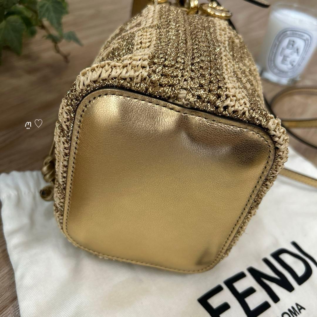 FENDIフェンディ　モントレゾールミニバッグ　ラフィア　カゴ　ハンドショルダー
