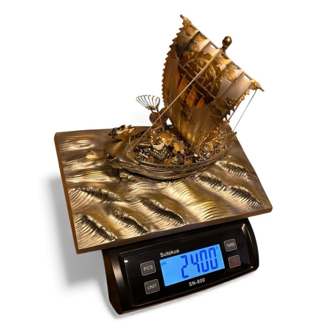 純銀製？ 宝船 置物 ガラスケース付 銀製刻印あり