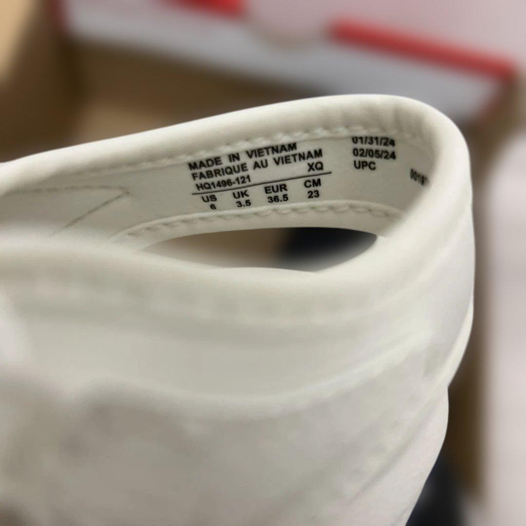 新品未着用　NIKE AIR MAX KOKO ナイキ エアマックスココ　23