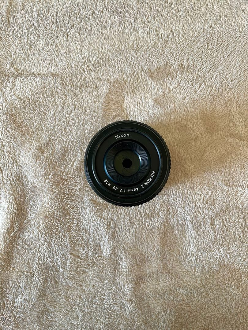 Nikon Zf 40mm f/2 SE Kit【ショット小・保護フィルター付】