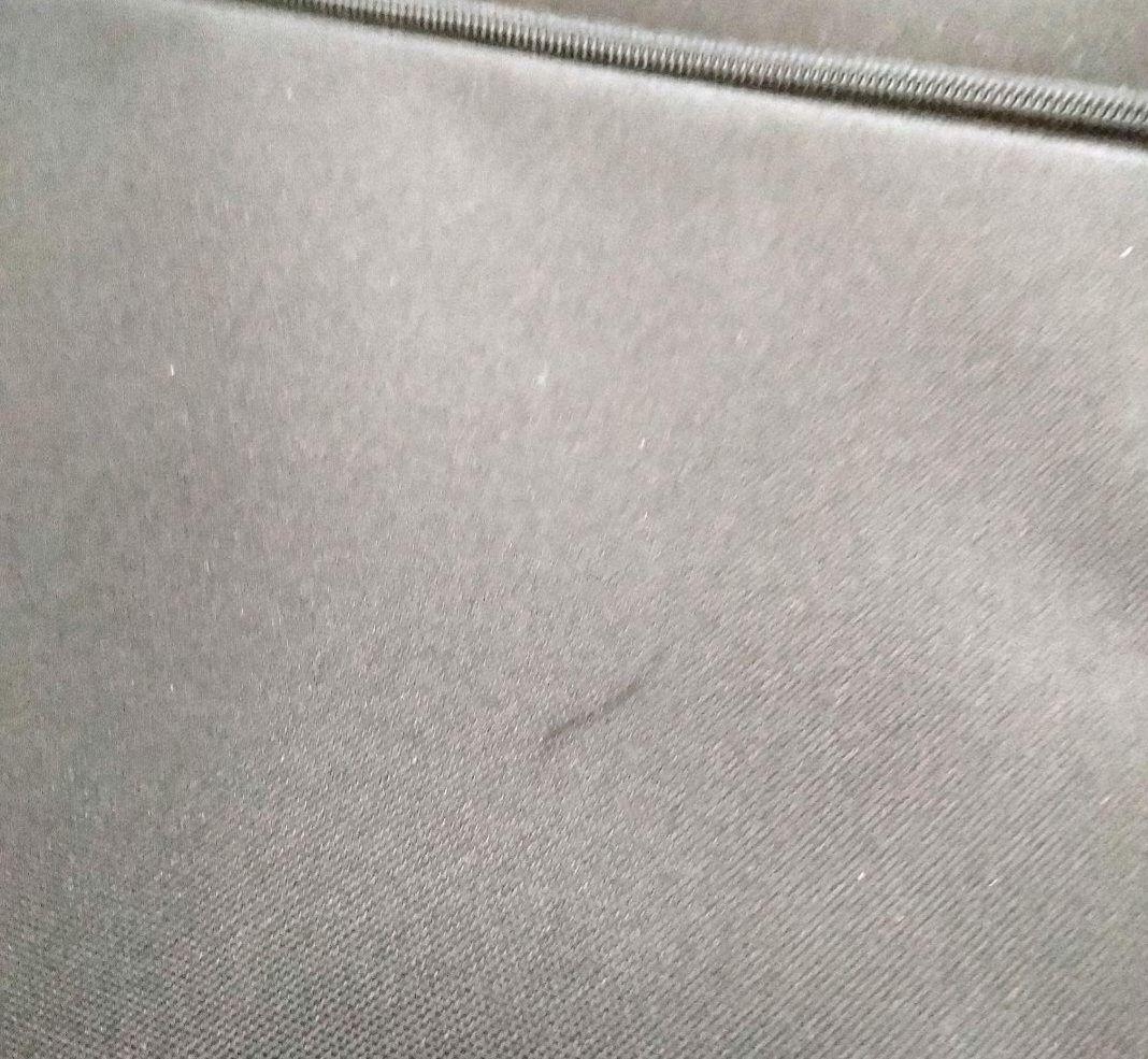 【タグ説明書カギ付き】半分の厚みで収納できるソフトキャリーケースS 36L 黒