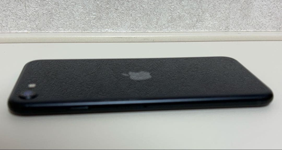 美品 iphoneSE 第三世代 64GB ミッドナイト ケース付 SIMフリー