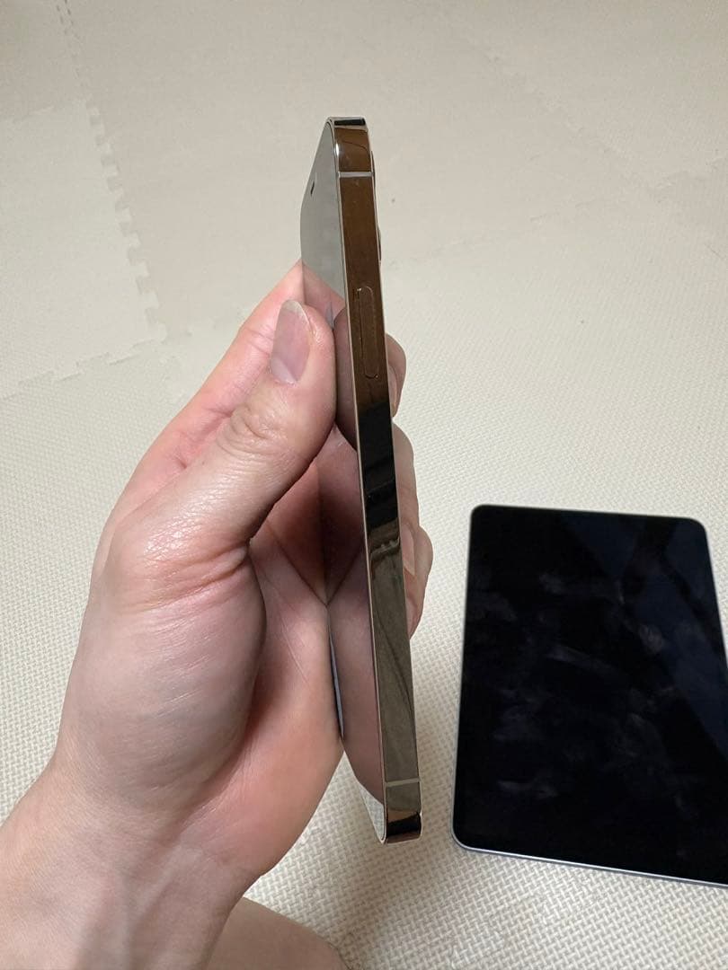 Apple iPhone 12Pro ゴールド 本体